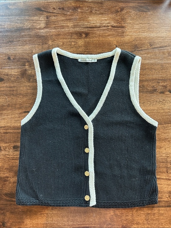 Abercrombie & Fitch Tops - Abercrombie & Fitch Black Knit Vest with Cream Trim
